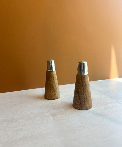 Wood Salt And Peper Shaker Set